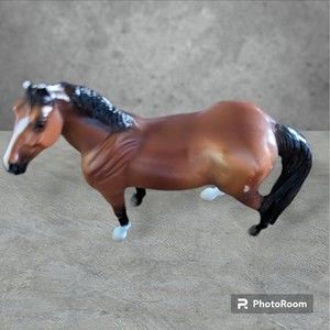 Vintage 1999 BREYER REEVES Horse Figure Miniature Mini 3" White Back Hooves